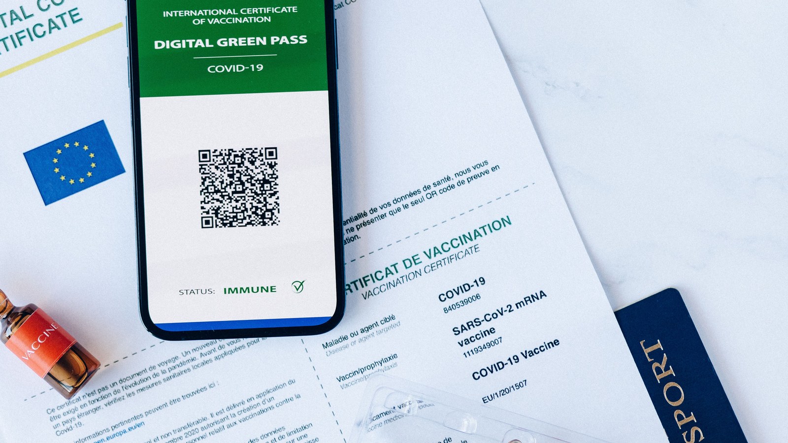 Документы и телефон перед поездкой